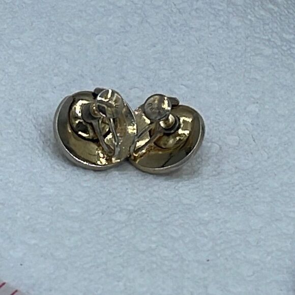 Vintage Karu ornate button style screw back earrings - Picture 6 of 9